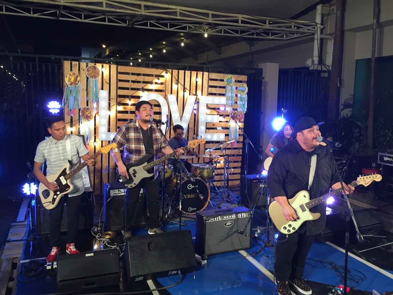 Mayonnaise Finally Performs “Kathryn” in Front of Kathryn Bernardo